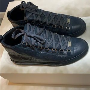 Balenciaga Arena sz 42(fits like 10)